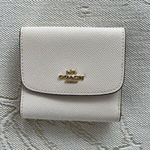 Coach Small Pebbled Leather Trifold Wallet in Cream with Gold Hardware